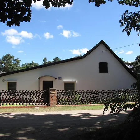 Сasa de vacaciones Nettes In Hartmannsdorf Mit Garten- Terrasse Und Grill By Interhome