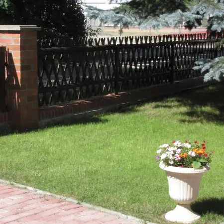 Nettes In Hartmannsdorf Mit Garten- Terrasse Und Grill By Interhome Lübben