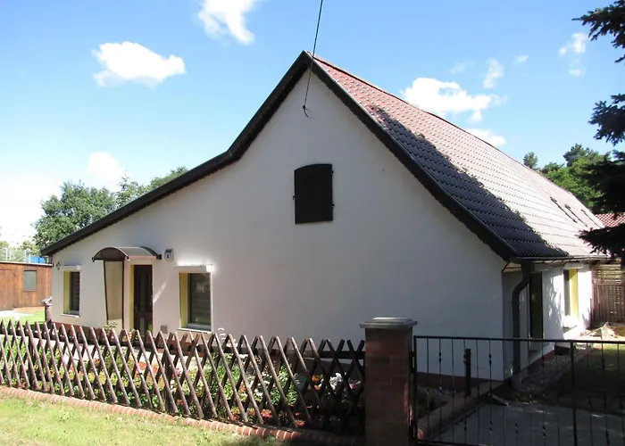 Semesterbostad Nettes In Hartmannsdorf Mit Garten- Terrasse Und Grill By Interhome Lübben