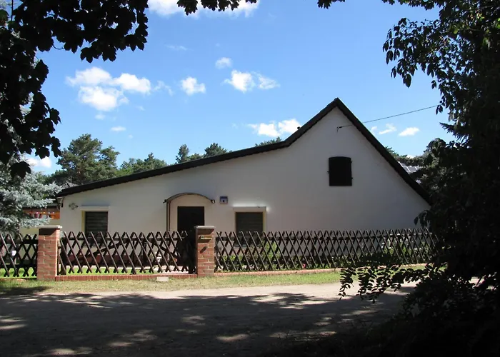 Semesterbostad Nettes In Hartmannsdorf Mit Garten- Terrasse Und Grill By Interhome