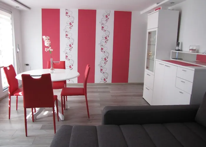 Nettes In Hartmannsdorf Mit Garten- Terrasse Und Grill By Interhome